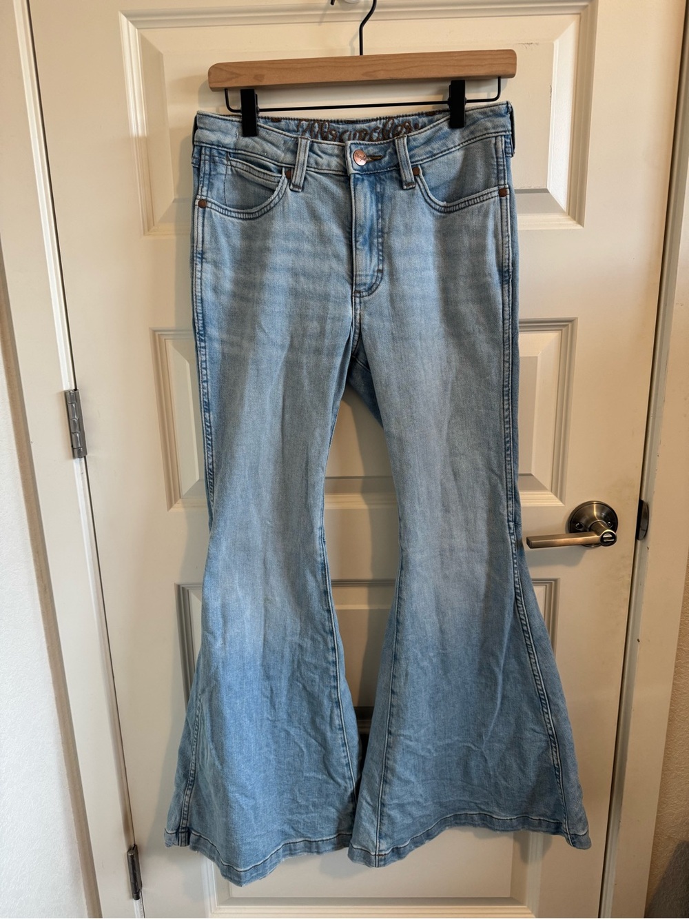Wrangler Light Wash Bootcut Flare Women’s Jeans